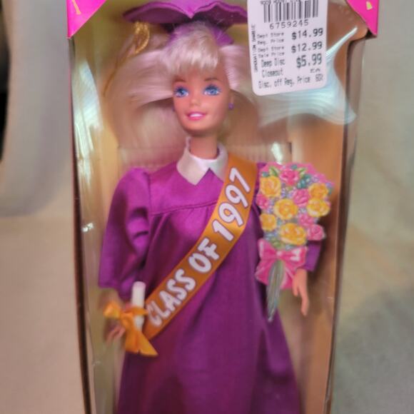 Class of 1997 Special Edition Graduation Barbie Doll Mattel 16487 Vintage NIB - Picture 2 of 8